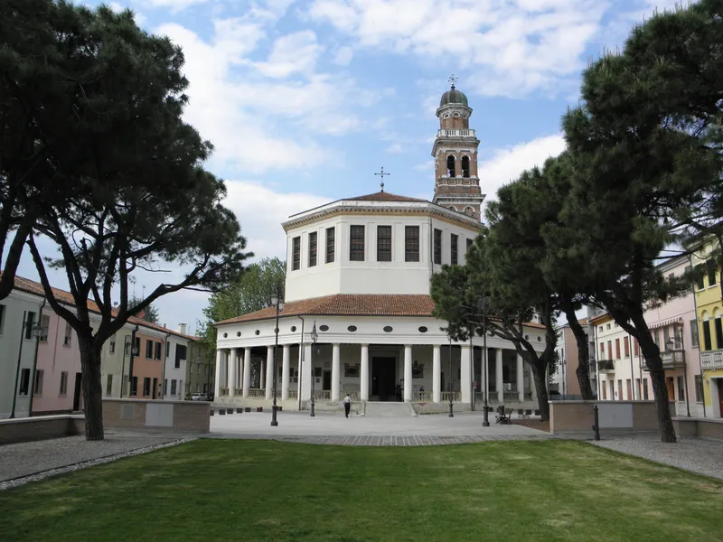 Tempio della Beata Vergine del Soccorso - La Rotonda - Panorama del Polesine
